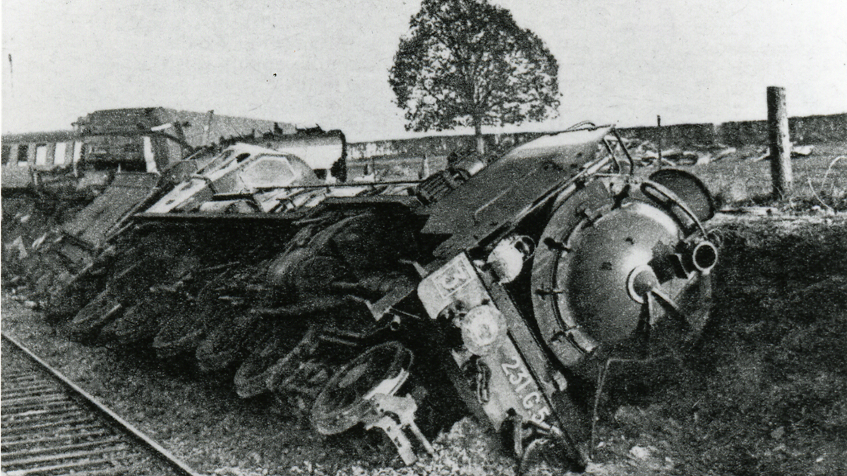 Photographie de l'attentat d'Airan dans la nuit du 15 au 16 avril 1942